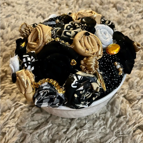 Handmade Saints fabric rose bouquet! - Picture 6 of 6